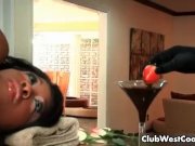 Curvy black beauties have sticky fun  6/16