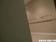 Mofos -Hot Cheerleader Holly shows her spirit 3/16