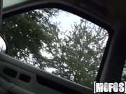 Mofos - Hot babe Savanna Paige needs a lift 1/16