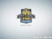 Klara gold shakes her big booty - brazzers 1/16