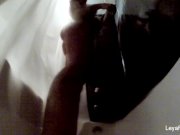 Leya Falcon brings her camera in the shower 7/16