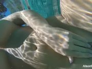 Alison Tyler masturbates in the pool 16/16