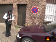 Alte Politesse will gefickt werden 1/16