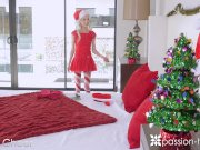 Passion-HD - Petite Piper Perri unwraps her wet gift on xmas 1/16