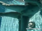 Underwater Show - Zuzanna and Lucie playing underwater 13/16