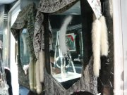 Japanese maid gets horny cleaning up the bathroom 4/16