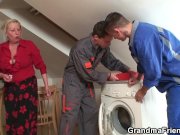 Old grandma spreads legs for two cocks 5/16