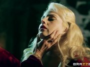 Queen Of Thrones: Part 1 (A XXX Parody) - Brazzers 6/16