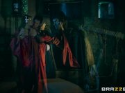 Queen Of Thrones: Part 2 (A XXX Parody) - Brazzers 8/16