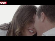 Morning Sex with Sensual Blonde Taylor Sands 3/16