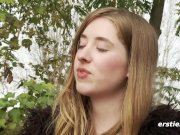 Lara genießt es, eins mit der Natur zu sein 16/16