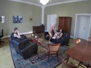 HUNT4K. Chick accetta il sesso per soldi anche di fronte al fidanzato 9/16