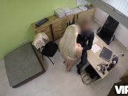 VIP4K. Casting special est passe par blonde et elle obtient un credit 6/16