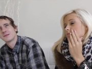 HUNT4K. Hunter offre ai suoi vicini sesso per soldi e la ragazza è d'accord 3/16