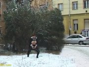 bbw milf peeing in public 13/16