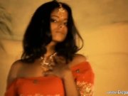 Enticing Erotic Dancer From India 2/16