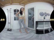 VIRTUALPEE - Nicol Love In Yoga Pants 7/16