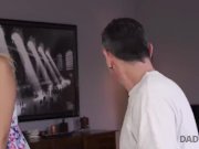 DADDY4K. Papi se folla la boca y el cono de la novia de los hijos brillante 2/16