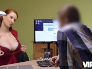 VIP4K. La rousse Isabella Lui avec des enormes sirenes a des relations 8/16