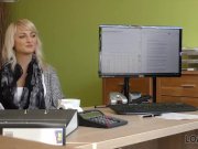 LOAN4K. La blonde ange Katy Rose passe volontiers le 5/16