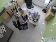 LOAN4K. La blonde ange Katy Rose passe volontiers le 8/16