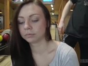 HUNT4K. Das Paar hat es satt zu bowlen, der Typ will Geld 7/16