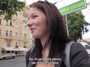 HUNT4K. Denisse viene a Praga per divertirsi ma non per musei noiosi 3/16