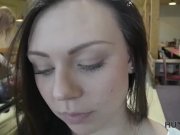 HUNT4K. Reicher Kerl trifft armes Paar beim Bowling und fickt Mädchen hart 4/16