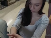 HUNT4K. Reicher Kerl trifft armes Paar beim Bowling und fickt Mädchen hart 8/16