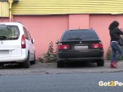 This Babe Pees In Front Of Passing Traffic! 14/16