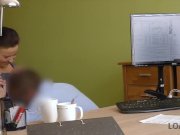 LOAN4K. La fille brune solitaire Frances a besoin d'argent pour sa moto 6/16