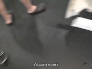 HUNT4K. Coniglietto ingenuo in palestra fa sesso con un maschio ricco invec 2/16