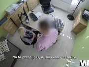 VIP4K. La rubia Katy espera obtener un préstamo, pero el agente quiere sexo 3/16