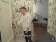 DEBT4k. Un petit ami découvre qu'une fille a dépensé beaucoup 7/16