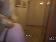 DEBT4k. Maria dient lustvollen Sammlern, um ihre Schulden loszuwerden 2/16