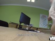 VIP4K. Das arbeitslose junge Baby kommt zur Kreditagentur und wird schmutzi 14/16