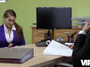 VIP4K. Das arbeitslose junge Baby kommt zur Kreditagentur und wird schmutzi 3/16