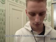 DEBT4k. Lassie de pelo largo hace todo lo que el agente de préstamos quiere 5/16