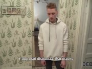 DEBT4k. Lassie de pelo largo hace todo lo que el agente de préstamos quiere 6/16