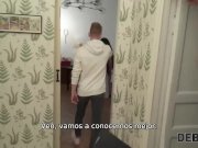 DEBT4k. Lassie de pelo largo hace todo lo que el agente de préstamos quiere 8/16