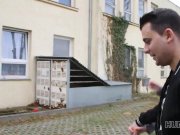 HUNT4K. Un sexe chaud avec une jolie coûte comme une nouvelle voiture incro 3/16