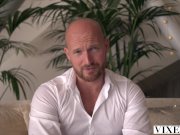 VIXEN Trophy Wife Honour has fun while husband is away 3/16