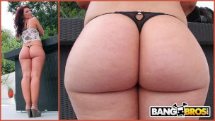 BANGBROS – Chris Strokes Goes Anal On PAWG Savannah Fox's Big Ass