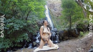 Amateur Yanks Tasty Luscious Teases Her Clit