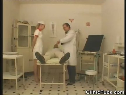 Черный мачо трахнул блонду