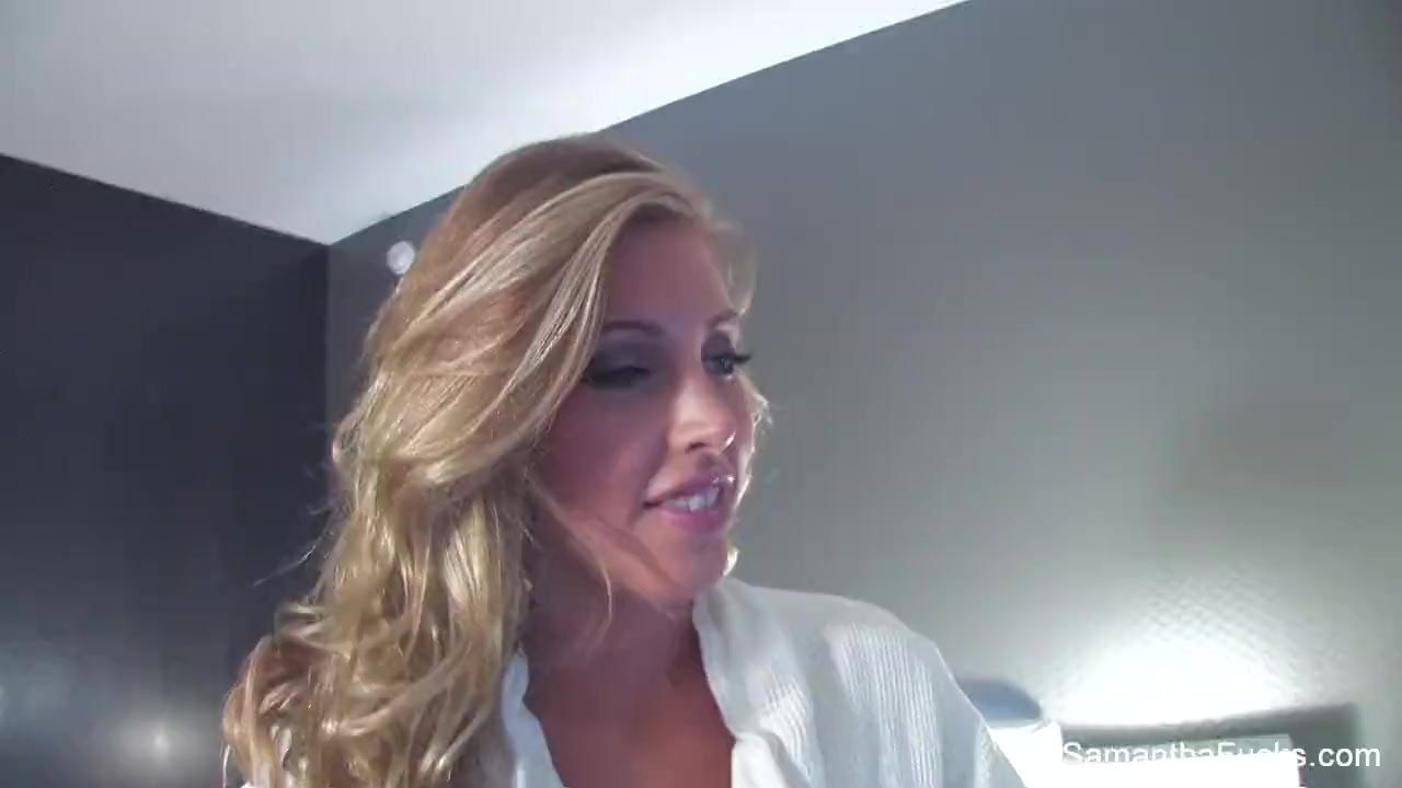 1280px x 720px - Sexy blonde Samantha Saint takes a shower - RedTube