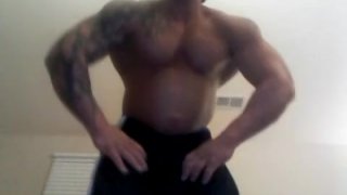 Muscle Master Porn - Muscle Master Ronnie Flex ball stomps - RedTube